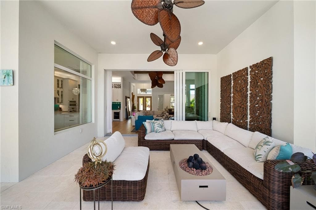 27000 Flamingo DR-7