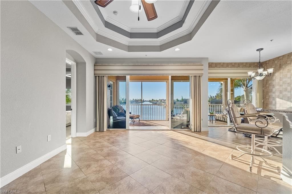 214 Shadroe Cove CIR 104-6