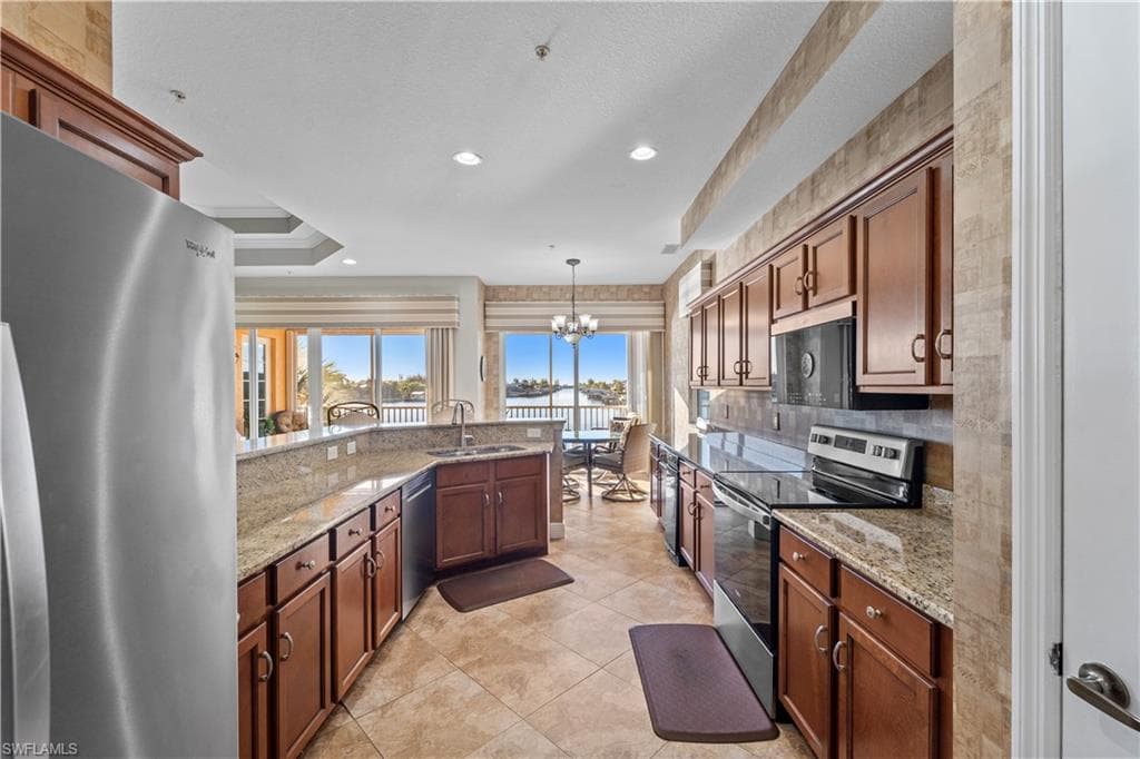 214 Shadroe Cove CIR 104-9