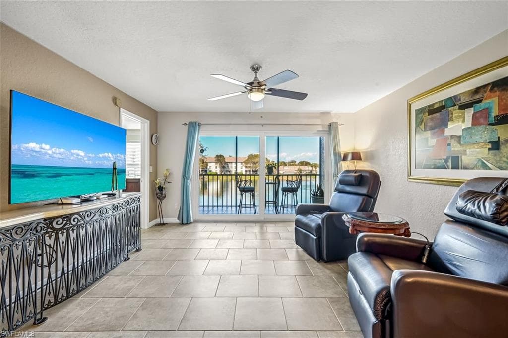 9580 Victoria LN # 208A, NAPLES FL 34109-2