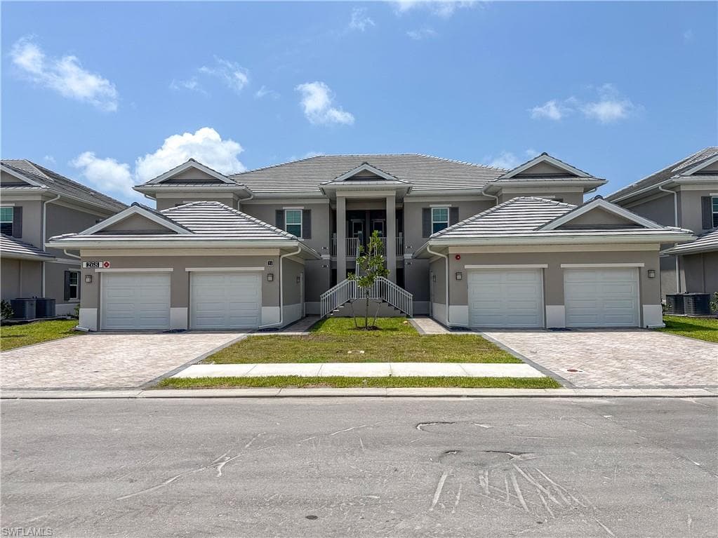 268 Indies Dr # 102, NAPLES FL 34114-36
