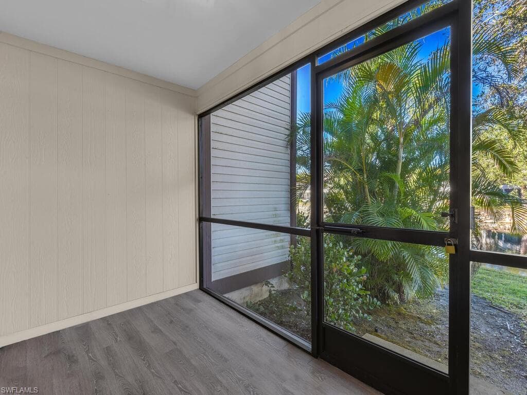 5371 Treetops DR # M103, NAPLES FL 34113-19
