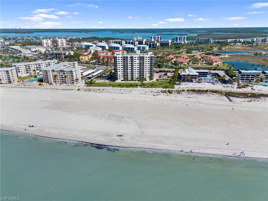 7500 Estero BLVD 203-35