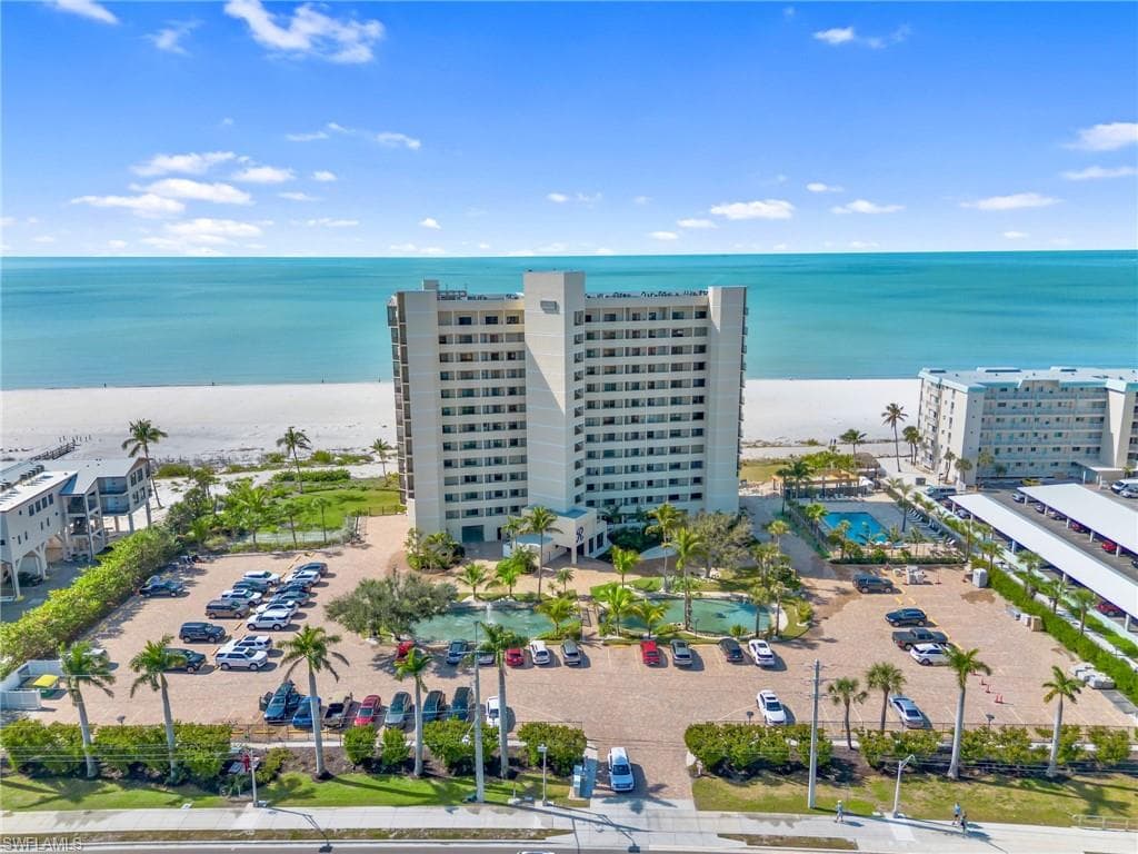 7500 Estero BLVD 203-31