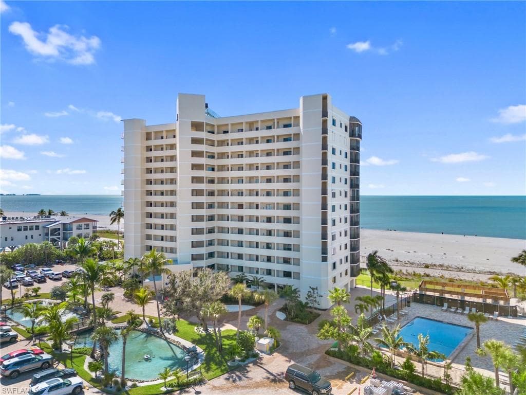7500 Estero BLVD 203-29