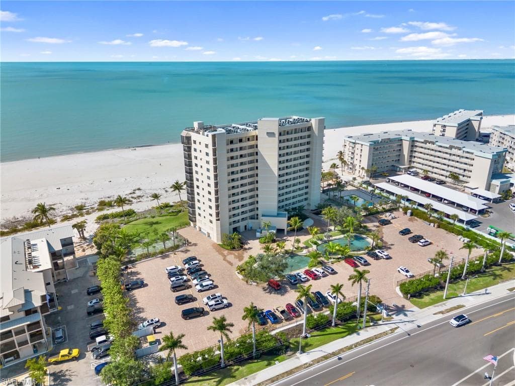 7500 Estero BLVD 203-32
