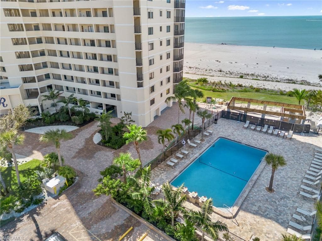 7500 Estero BLVD 203-30
