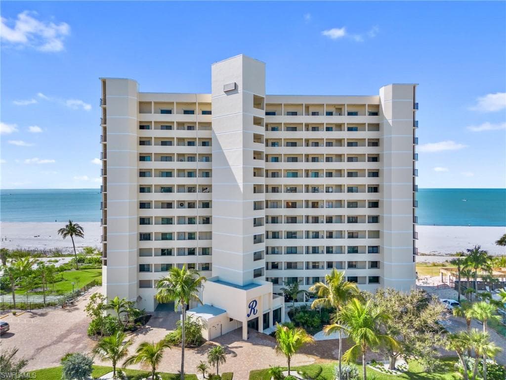 7500 Estero BLVD 203-28