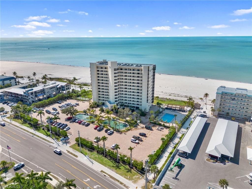 7500 Estero BLVD 203-3