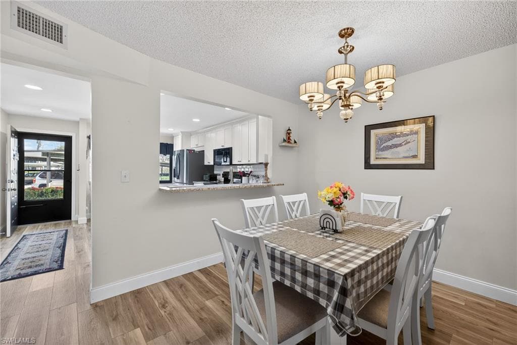 4973 Pepper CIR F105-5