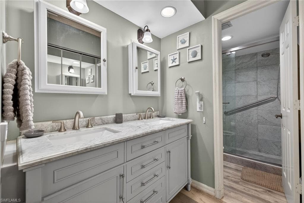 4973 Pepper CIR F105-11