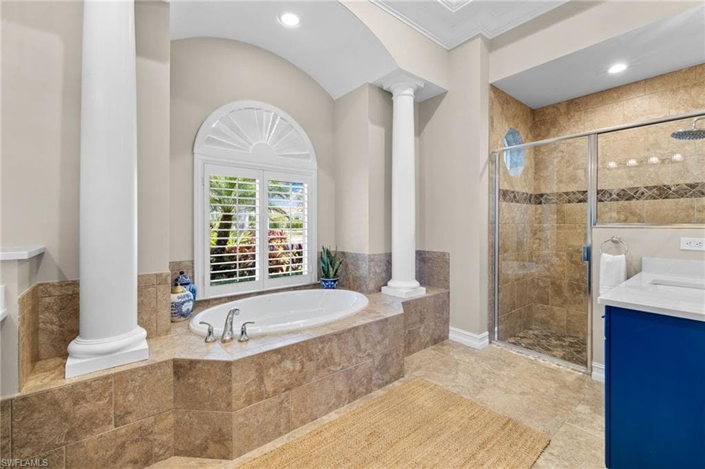 347 Saddlebrook LN, NAPLES FL 34110-17
