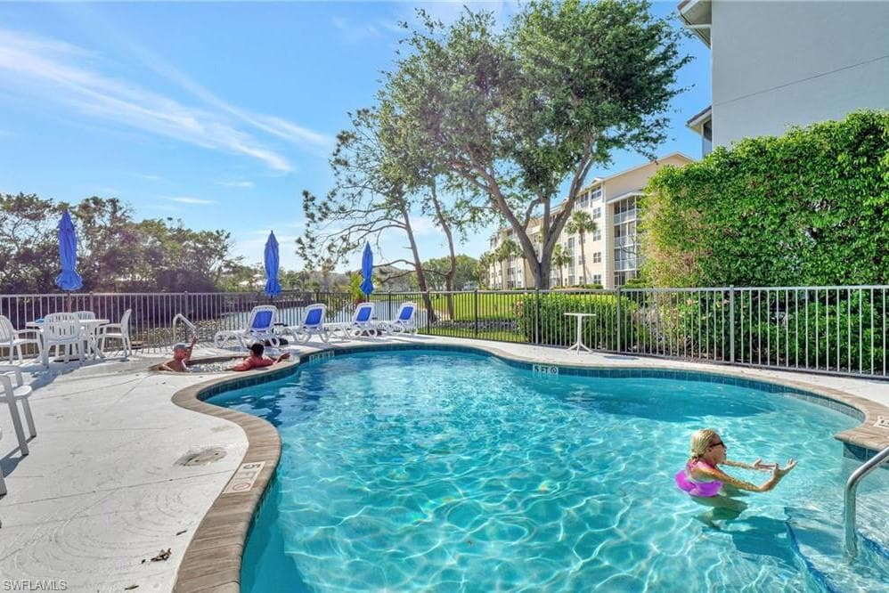 523 Club Side DR 2-523-25