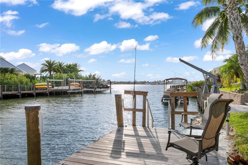 1360 Chesapeake AVE, NAPLES FL 34102-2