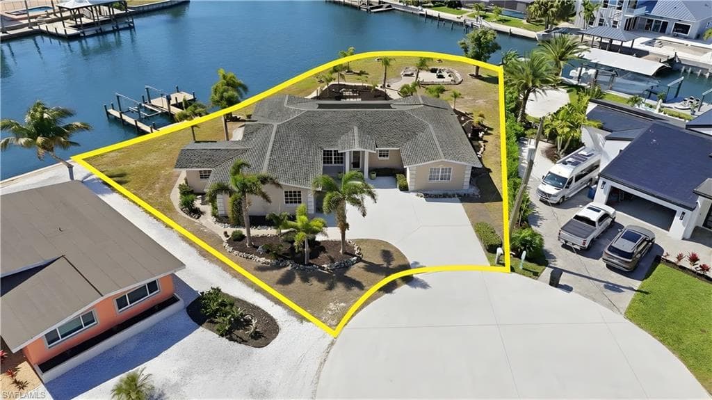 675 Randy LN, FORT MYERS BEACH FL 33931-2