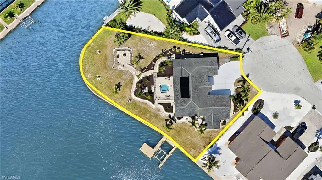675 Randy LN, FORT MYERS BEACH FL 33931-3