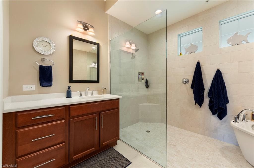 21490 Strada Nuova CIR # 309, ESTERO FL 33928-16