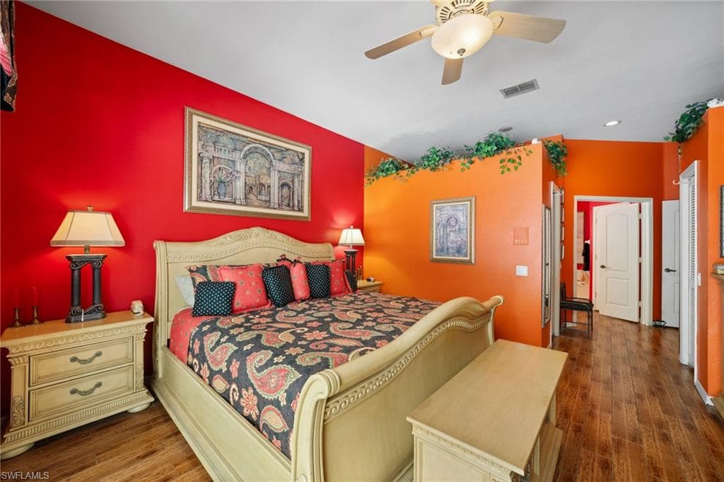 256 Countryside DR-16