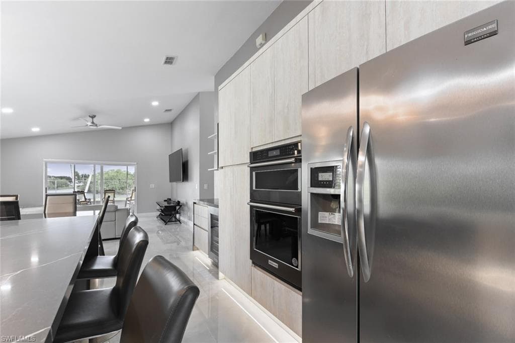 15613 Beachcomber AVE-16
