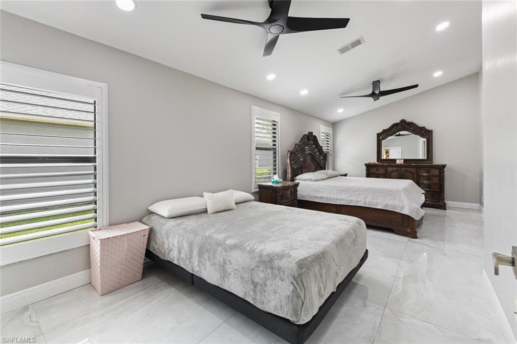 15613 Beachcomber AVE-31