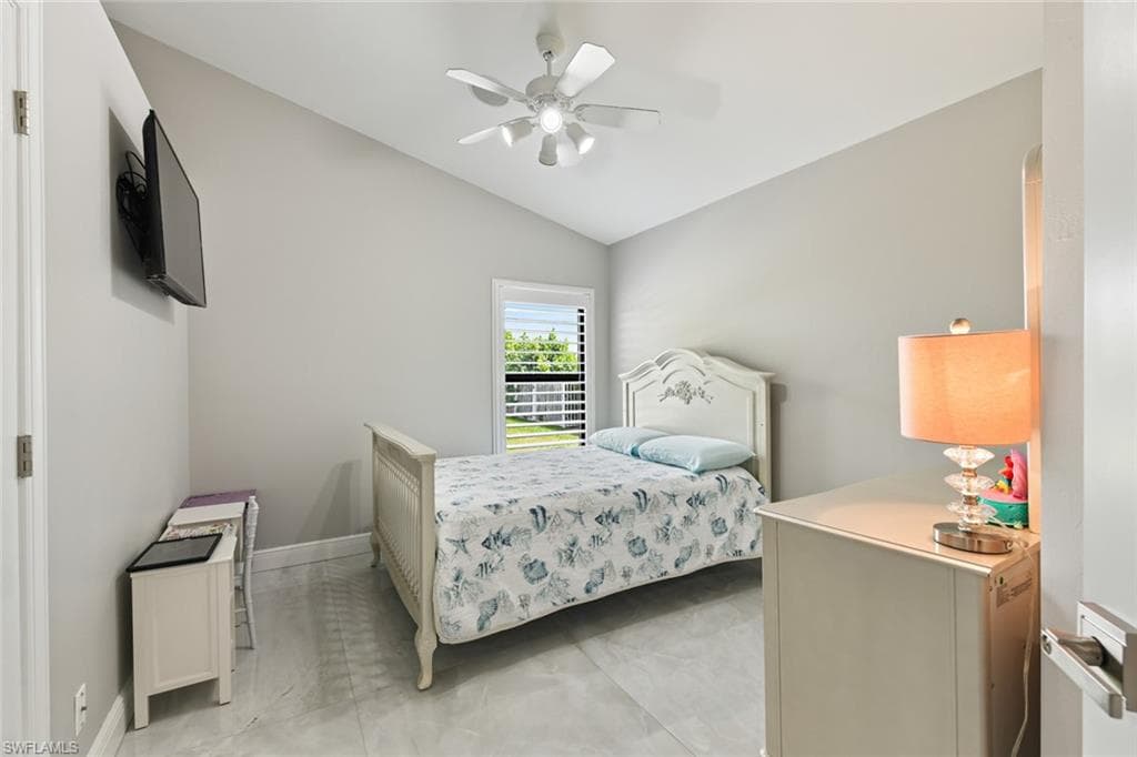 15613 Beachcomber AVE-27