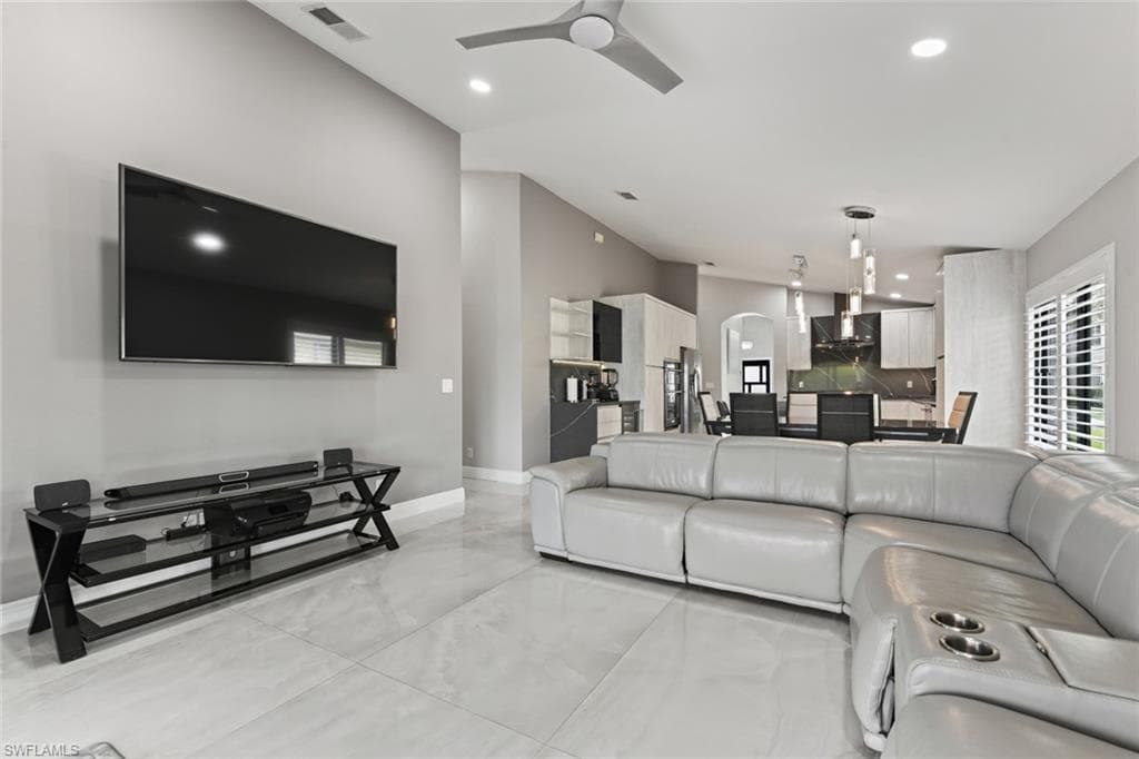 15613 Beachcomber AVE-23