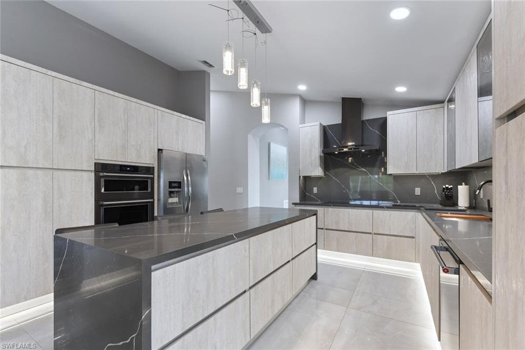 15613 Beachcomber AVE-13