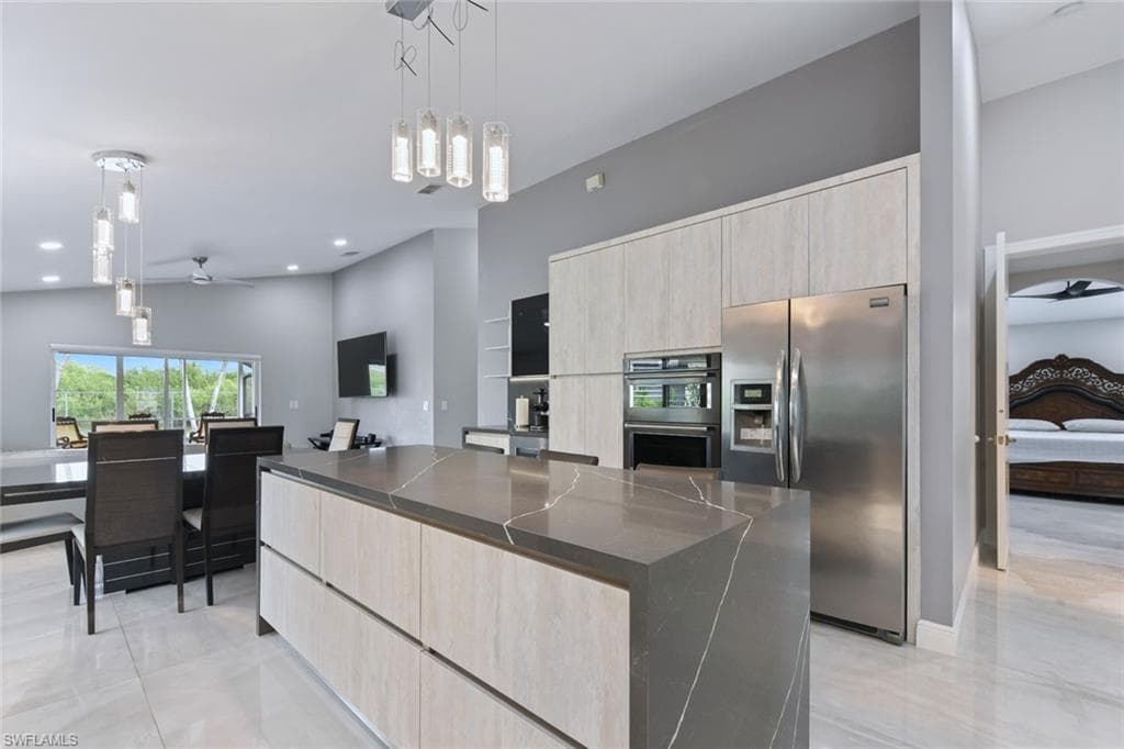 15613 Beachcomber AVE-14
