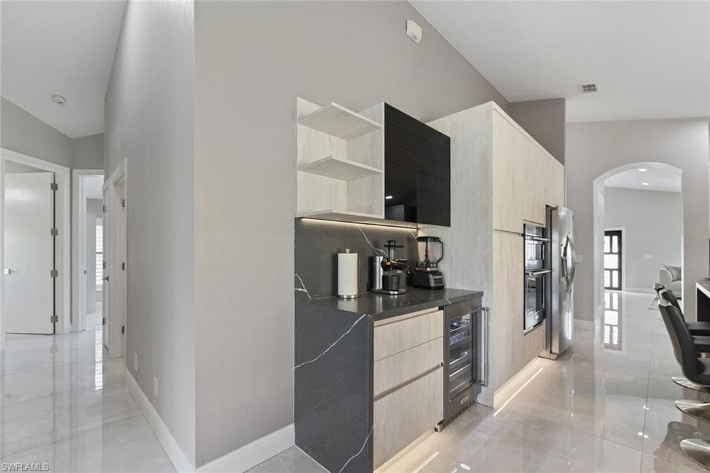 15613 Beachcomber AVE-18