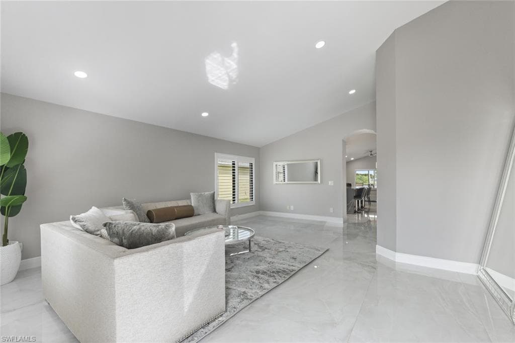 15613 Beachcomber AVE-7
