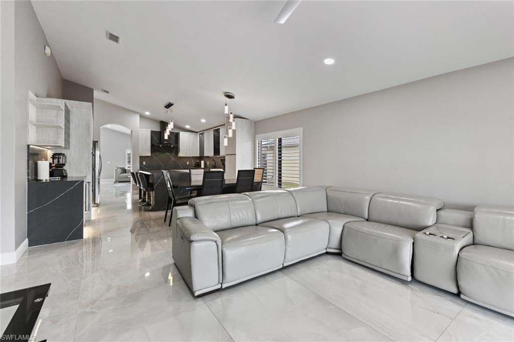 15613 Beachcomber AVE-24