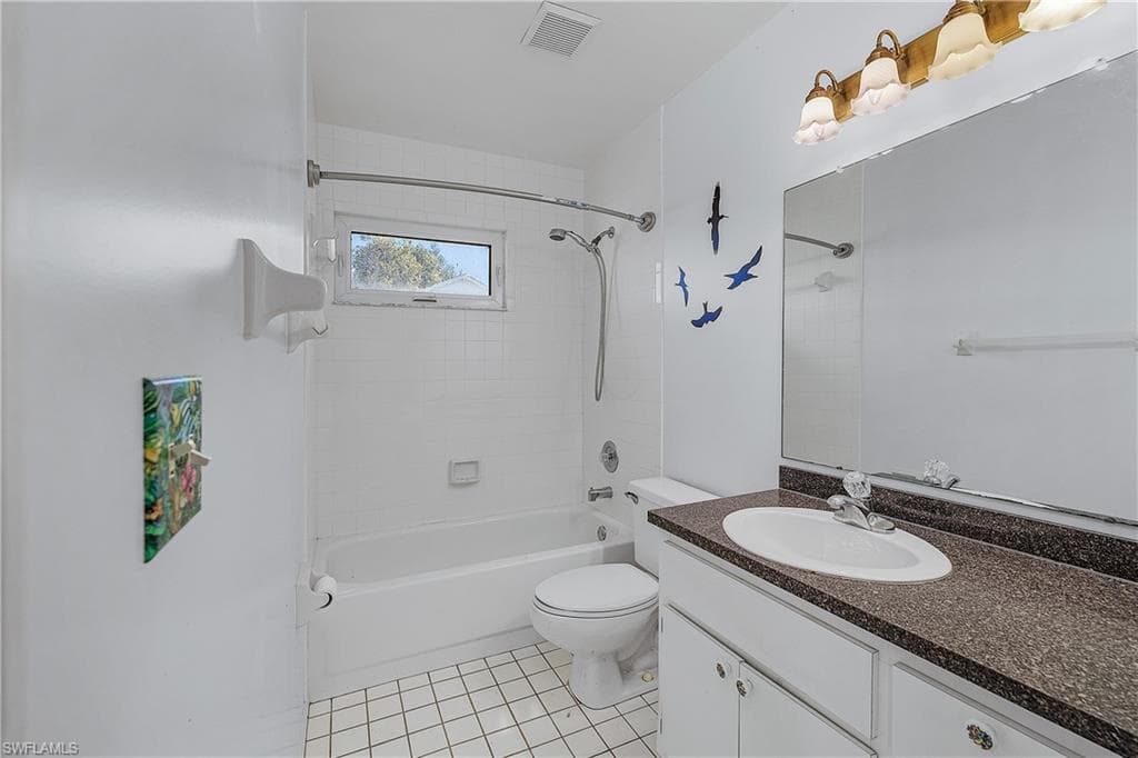 7947 Gabion CT, BOKEELIA FL 33922-15