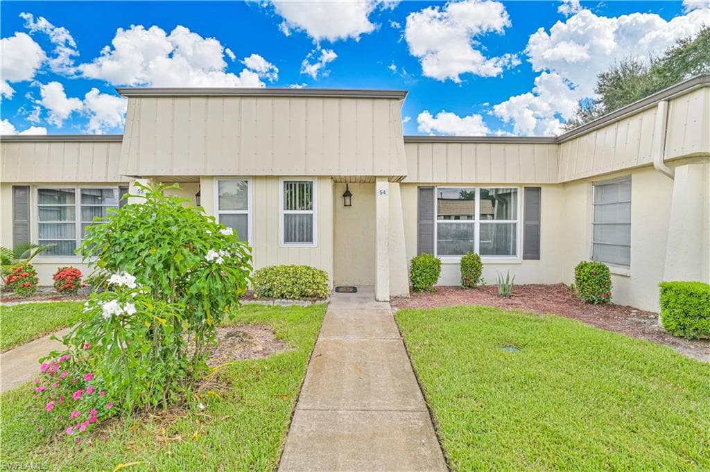 54 Laconia CT, FORT MYERS FL 33919-1