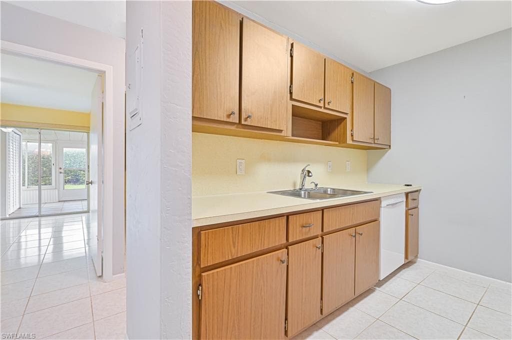 54 Laconia CT, FORT MYERS FL 33919-13