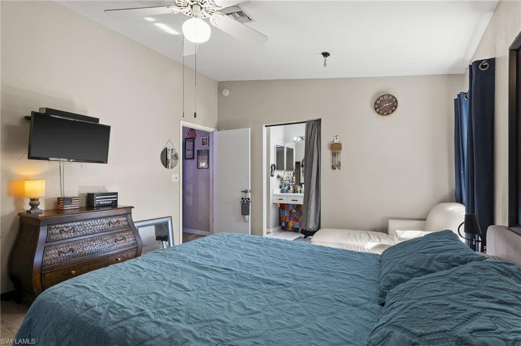 5521 Longleaf DR-11