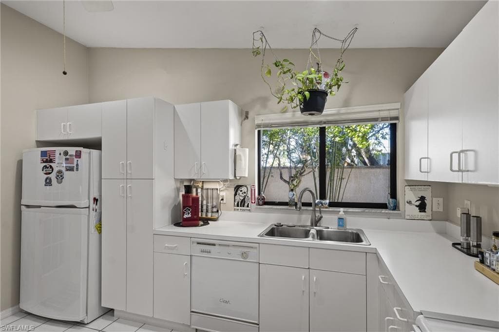 5521 Longleaf DR-6