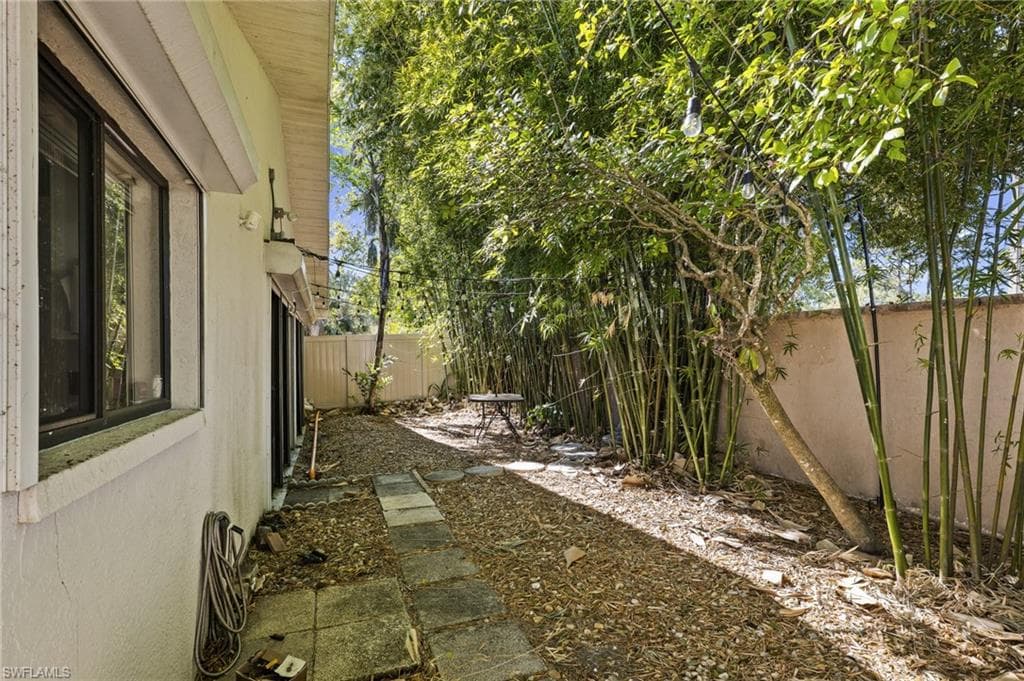 5521 Longleaf DR-19