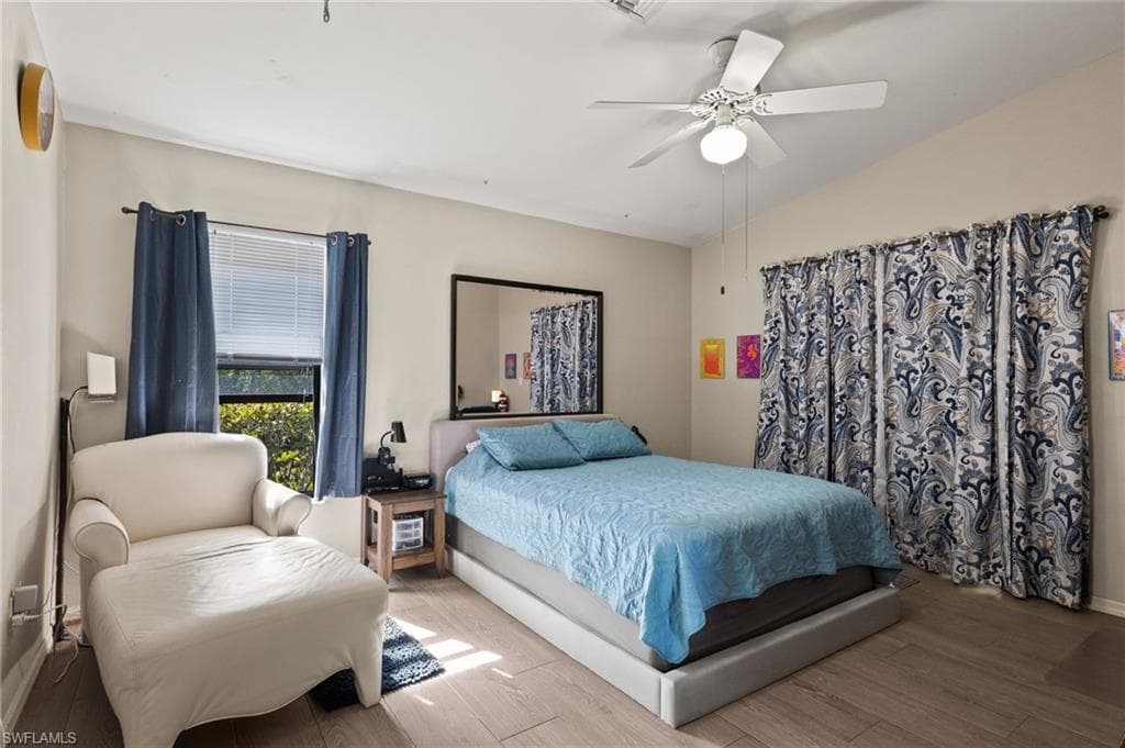 5521 Longleaf DR-10