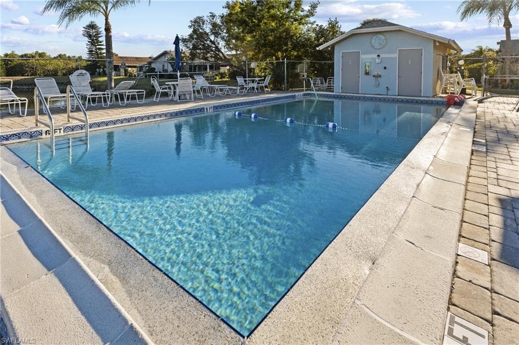5521 Longleaf DR-28
