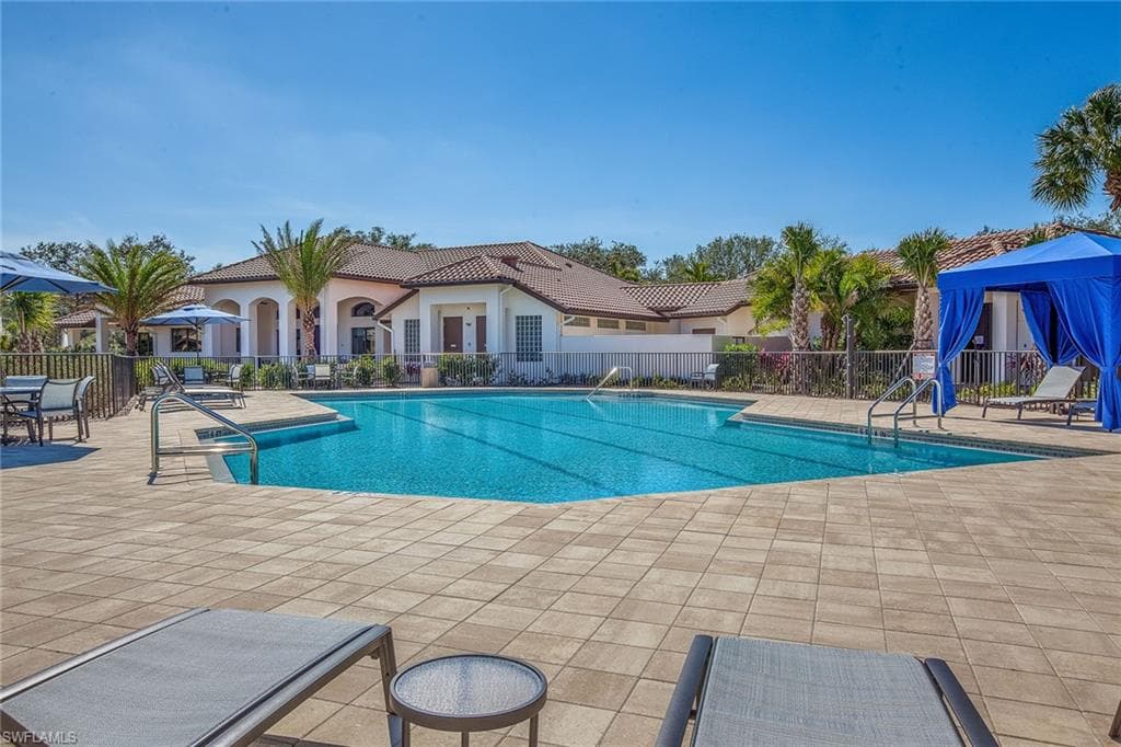 8069 San Vista CIR, NAPLES FL 34109-21