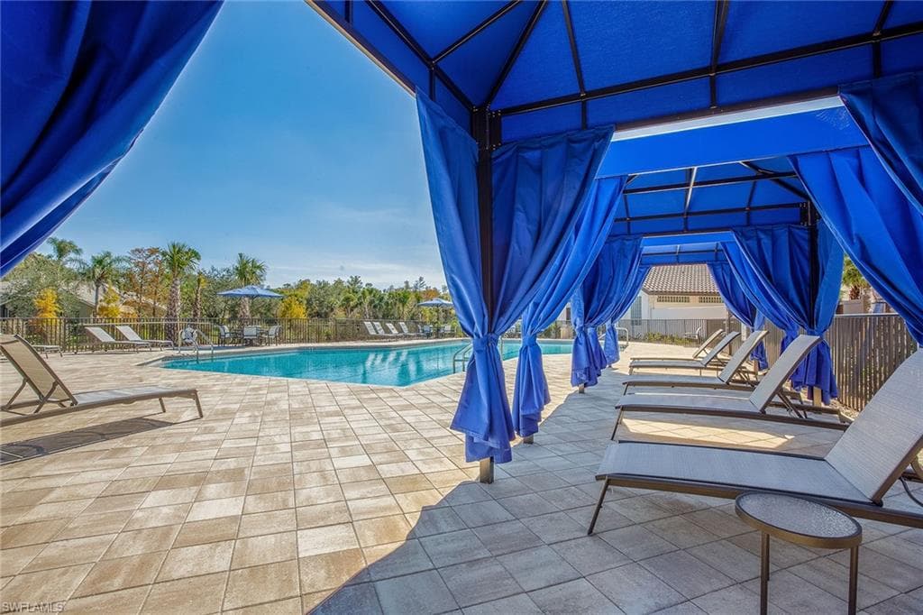 8069 San Vista CIR, NAPLES FL 34109-24