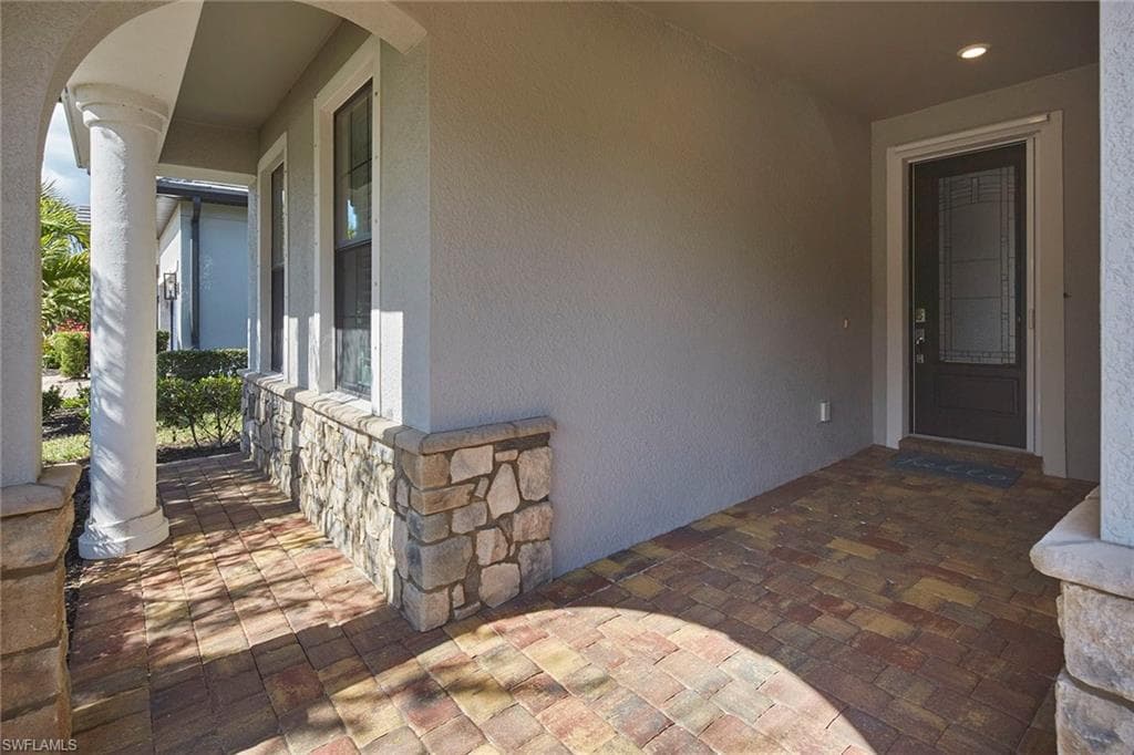 9395 Greyhawk TRL, NAPLES FL 34120-19