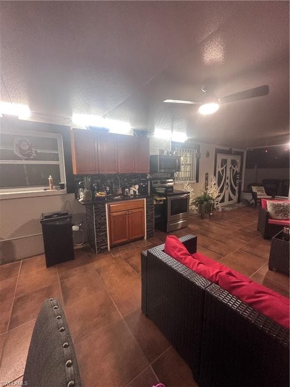 6219 Blossom ave-10