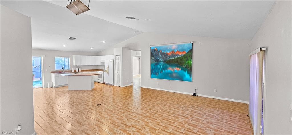 6078 Laurelwood DR-13