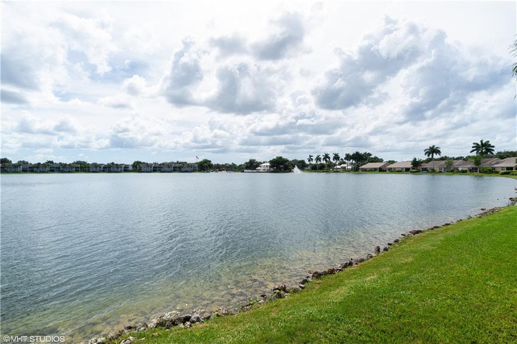 2608 Sailors WAY # 122, NAPLES FL 34109-11