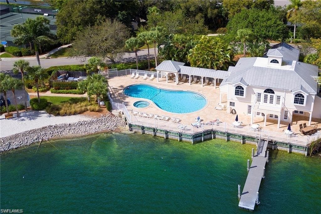 2608 Sailors WAY # 122, NAPLES FL 34109-2