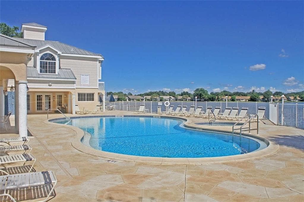2608 Sailors WAY # 122, NAPLES FL 34109-35