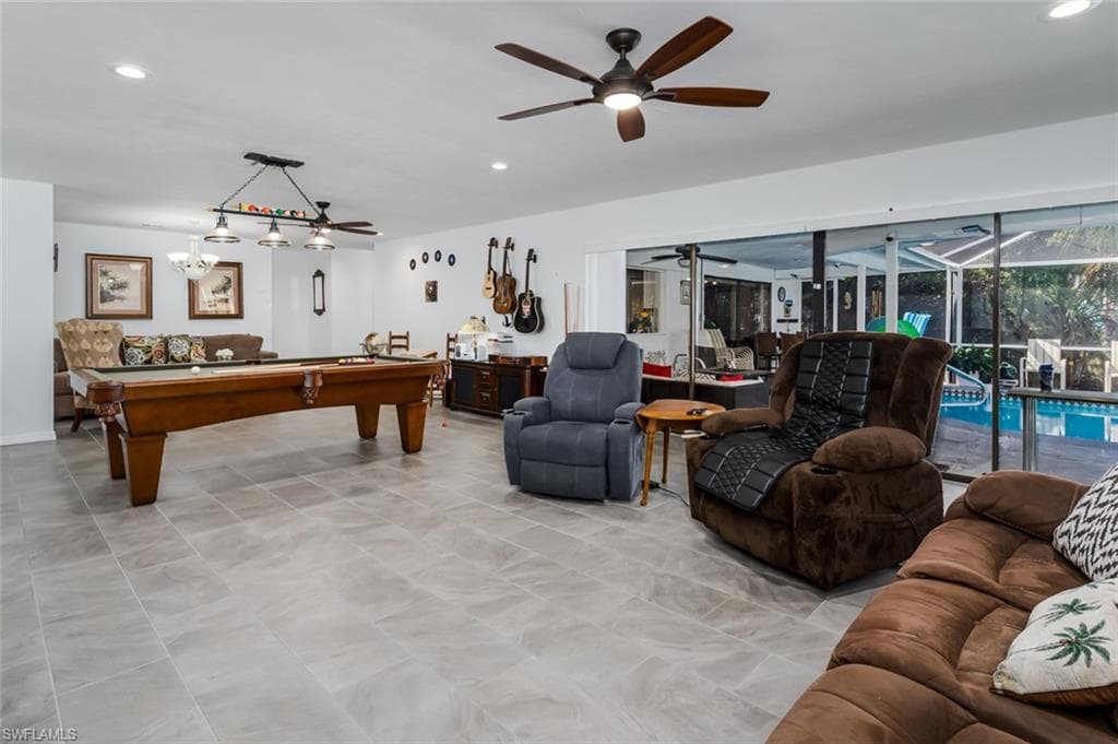 661 Valley DR-15