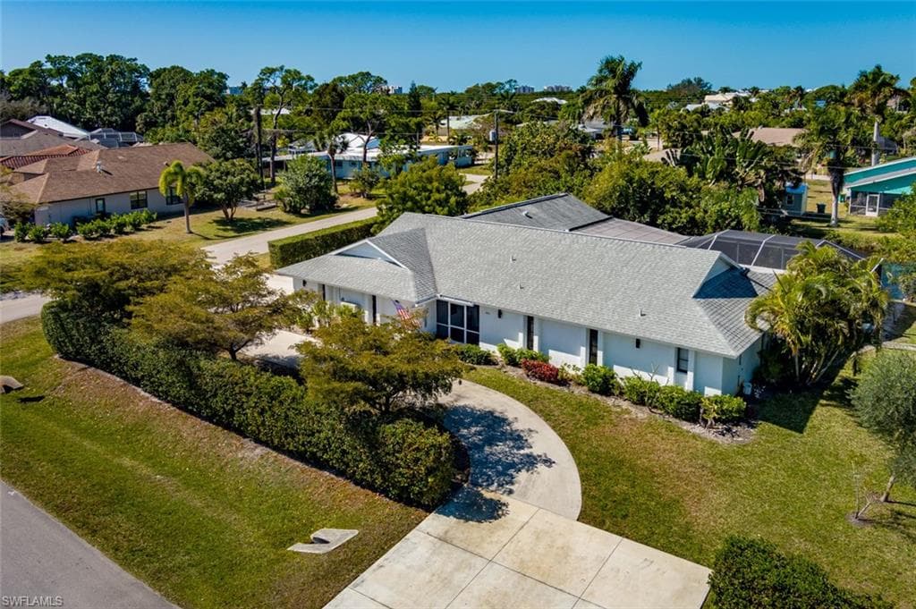 661 Valley DR-36