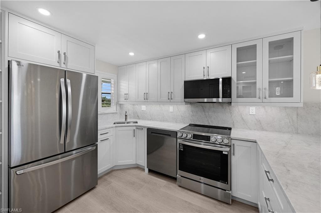 21 High Point CIR E 409-22